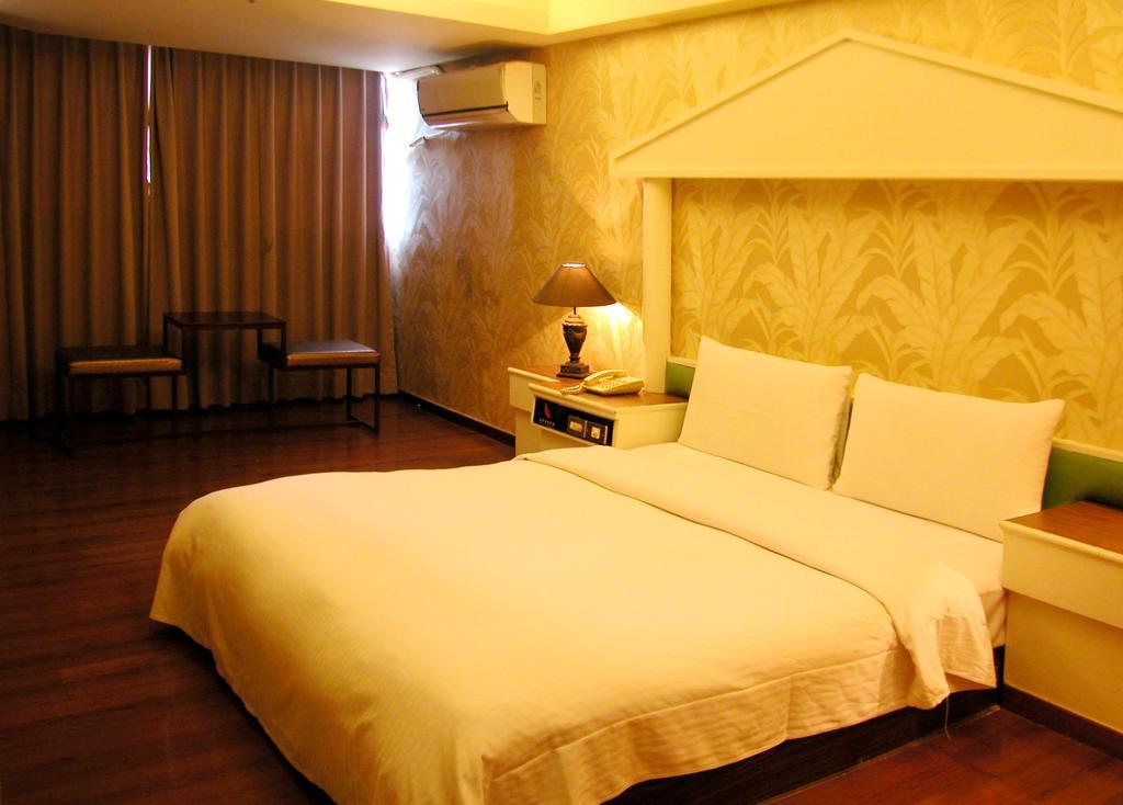 Zaw Jung Business Hotel Тайчжун Екстер'єр фото