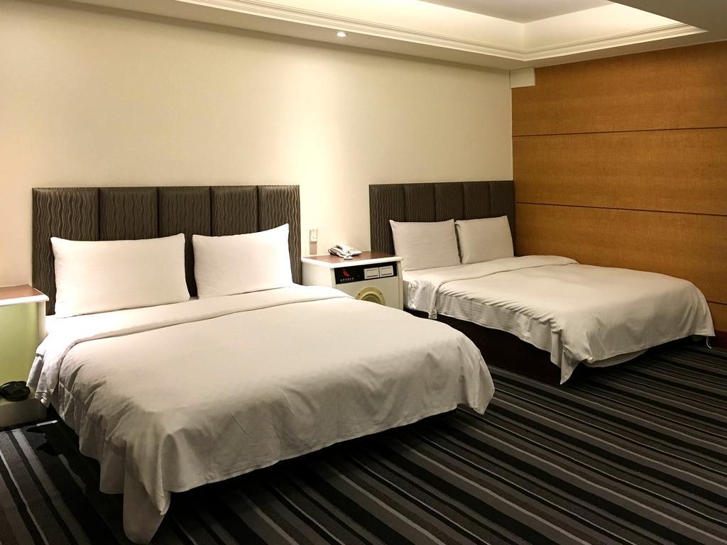 Zaw Jung Business Hotel Тайчжун Екстер'єр фото