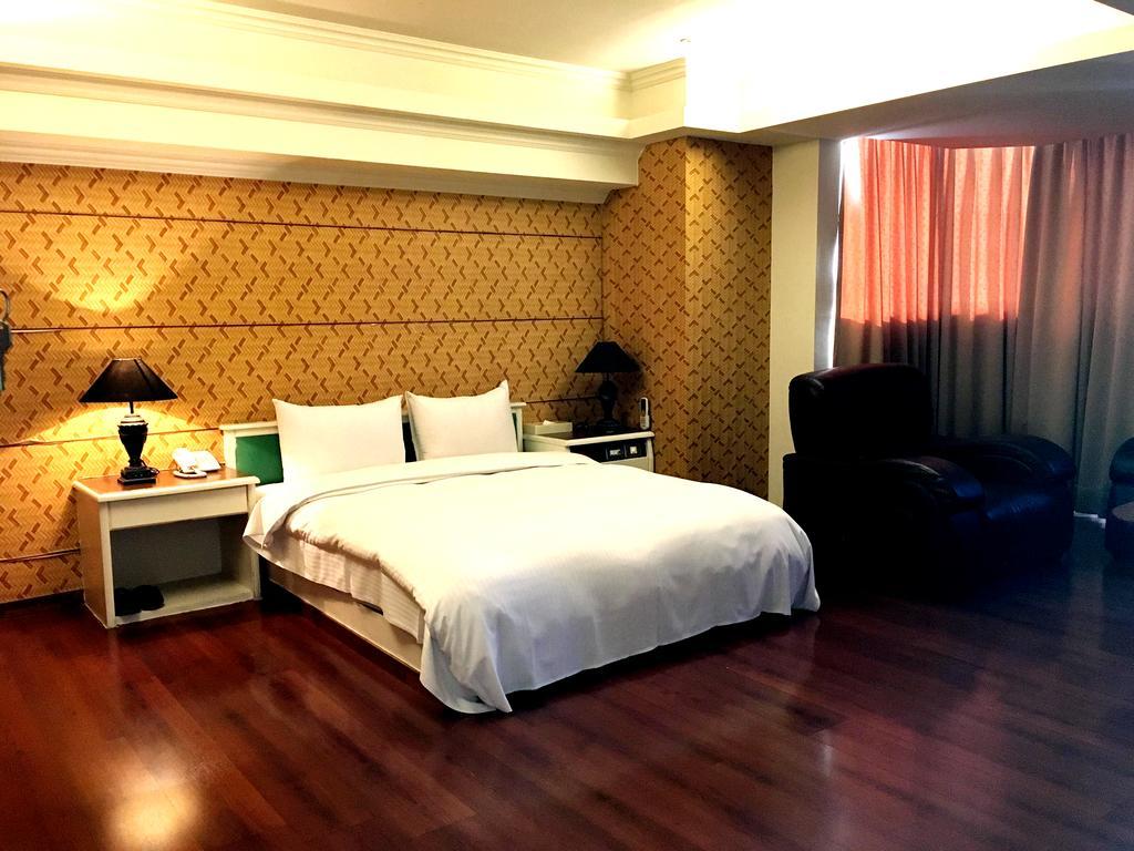 Zaw Jung Business Hotel Тайчжун Екстер'єр фото