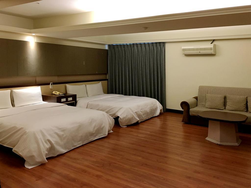 Zaw Jung Business Hotel Тайчжун Екстер'єр фото