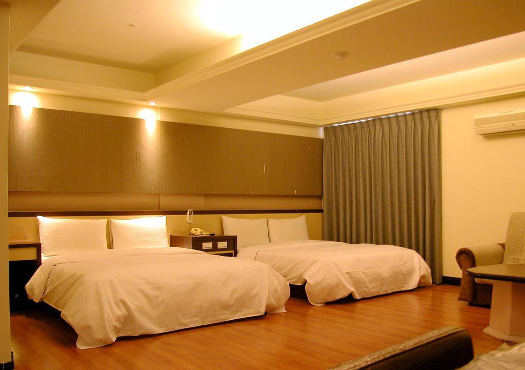 Zaw Jung Business Hotel Тайчжун Екстер'єр фото
