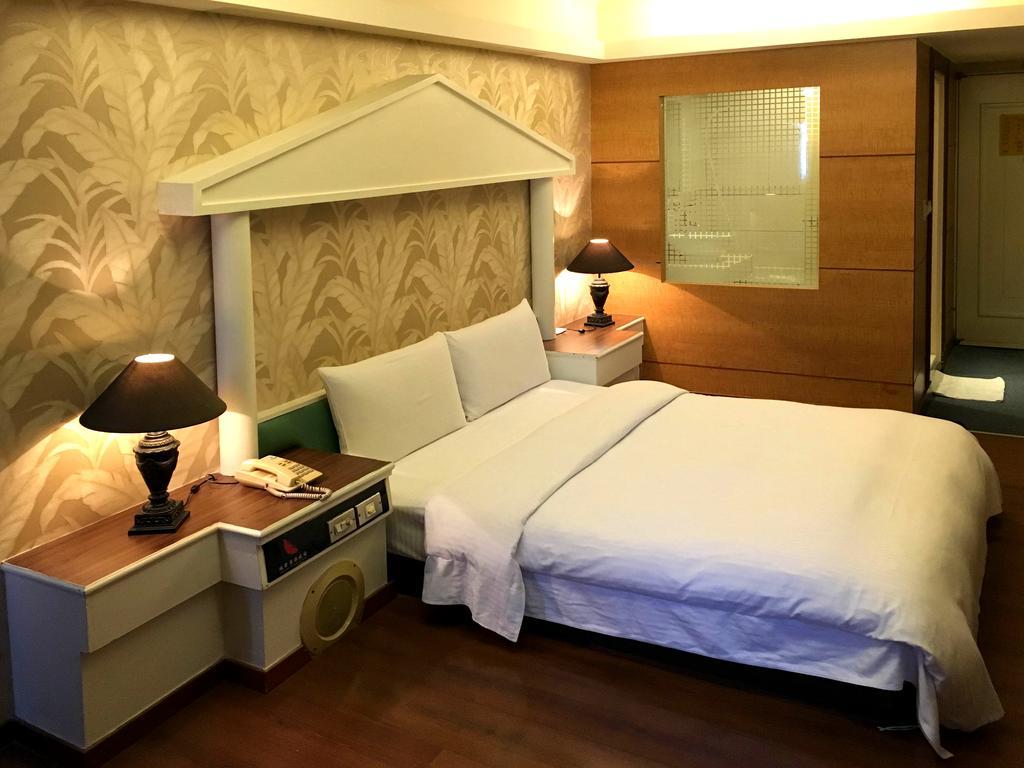 Zaw Jung Business Hotel Тайчжун Екстер'єр фото