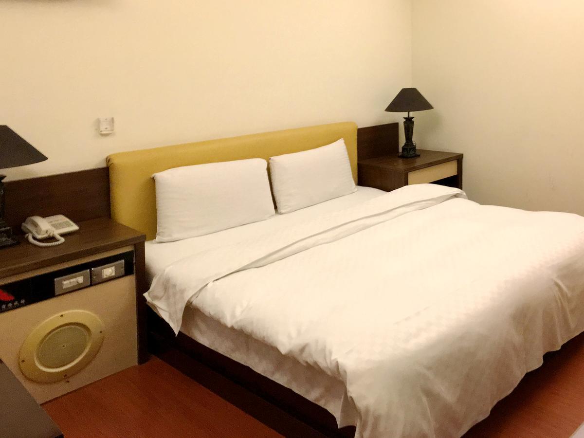 Zaw Jung Business Hotel Тайчжун Екстер'єр фото